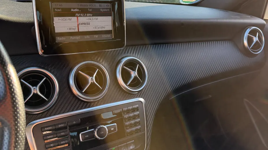 MERCEDES-BENZ A Klasa A 180 AMG Line