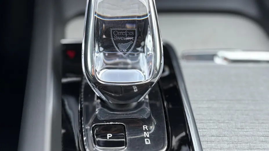 VOLVO XC60 XC60 T8 Plug-In Hybrid AWD Ultra Black Edition aut