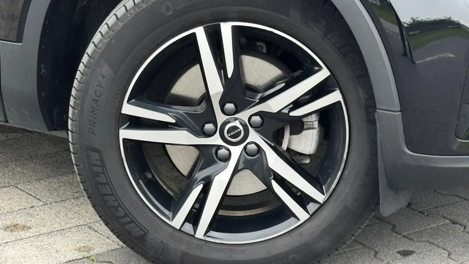 VOLVO XC40 XC40 B3 Plus Dark aut