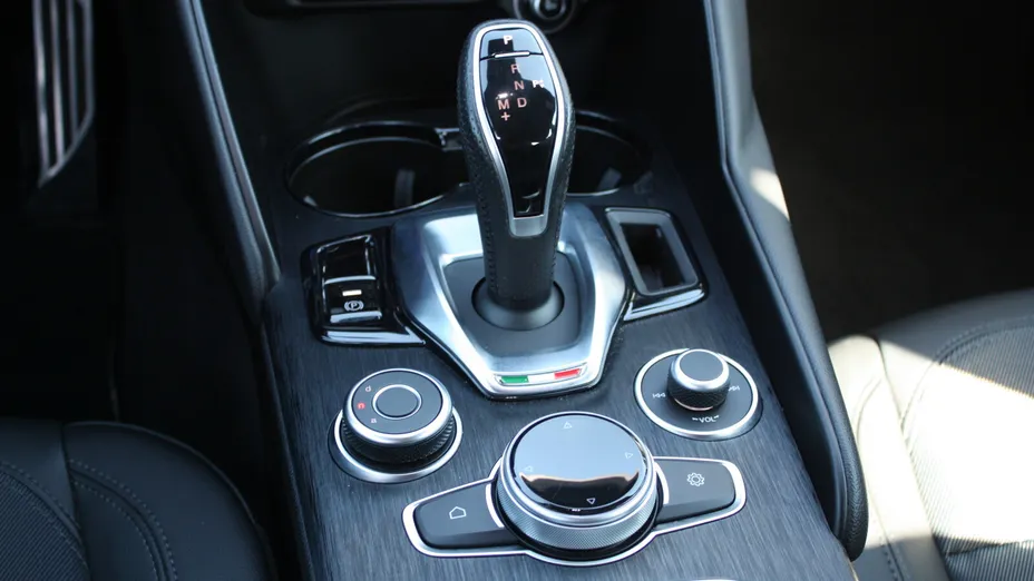 ALFA ROMEO Giulia Giulia 2.0 Turbo Sprint Q4 aut