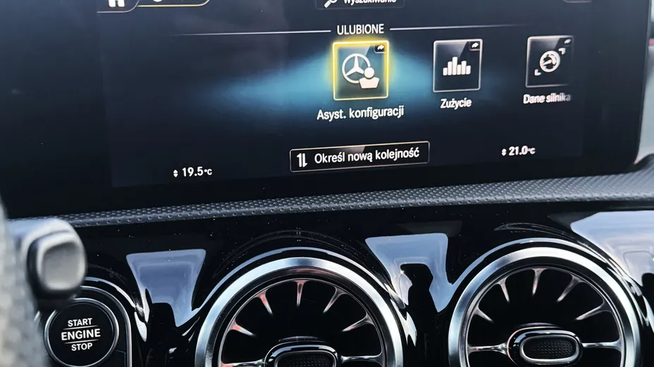 MERCEDES-BENZ CLA CLA 200 AMG Line 7G-DCT