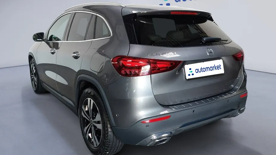 MERCEDES-BENZ GLA GLA 200 d Progressive 8G-DCT