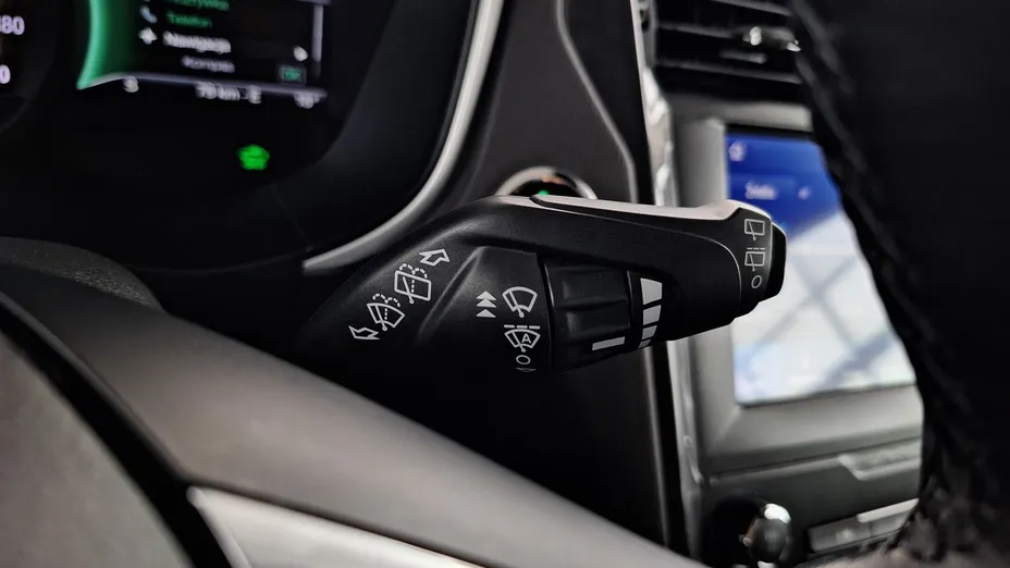 FORD Mondeo Mondeo 2.0 Hybrid Trend