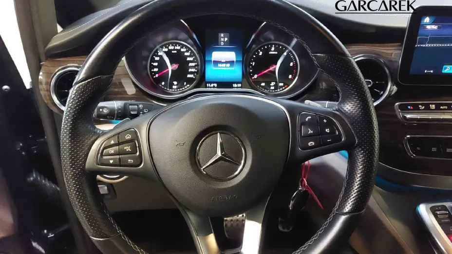 MERCEDES-BENZ V Klasa V 300 d Avantgarde 9G-Tronic (długi)