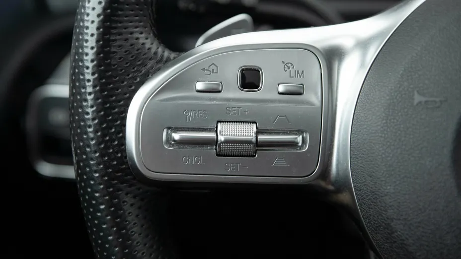 MERCEDES-BENZ CLA CLA 200 AMG Line 7G-DCT