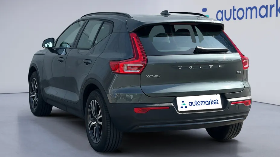 VOLVO XC40 XC40 B3 Plus Dark aut