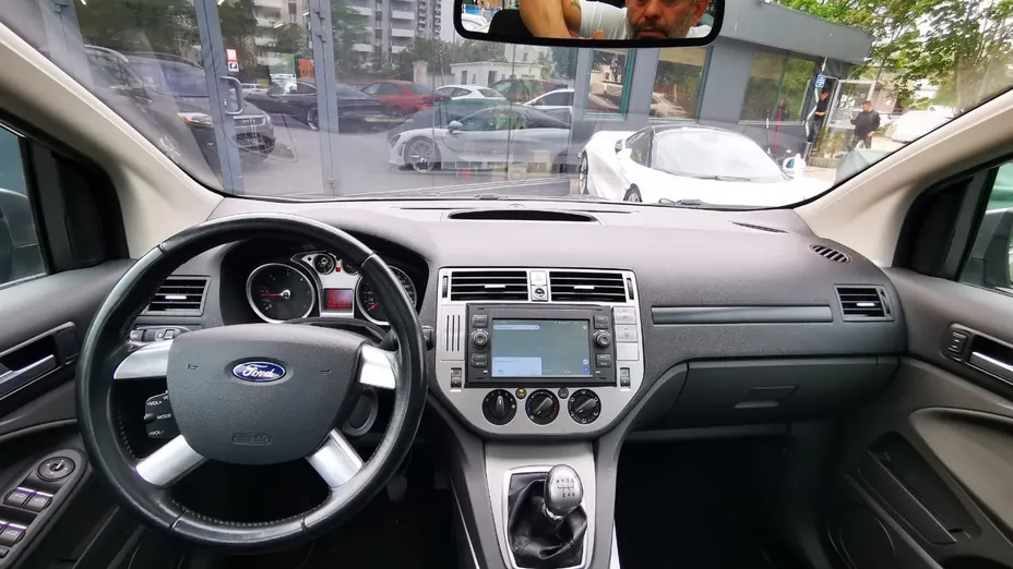 FORD Kuga -