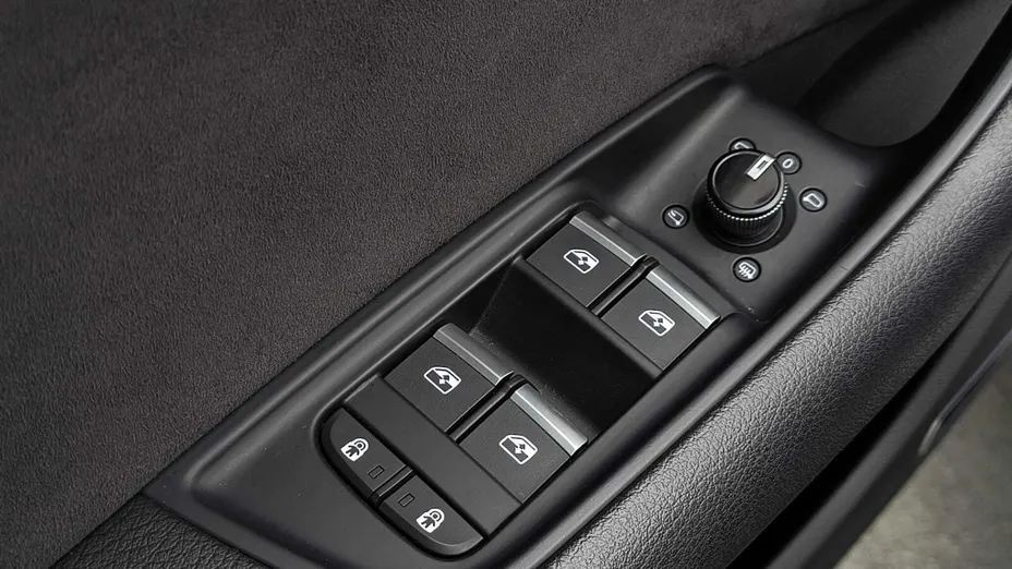 AUDI Q8 -