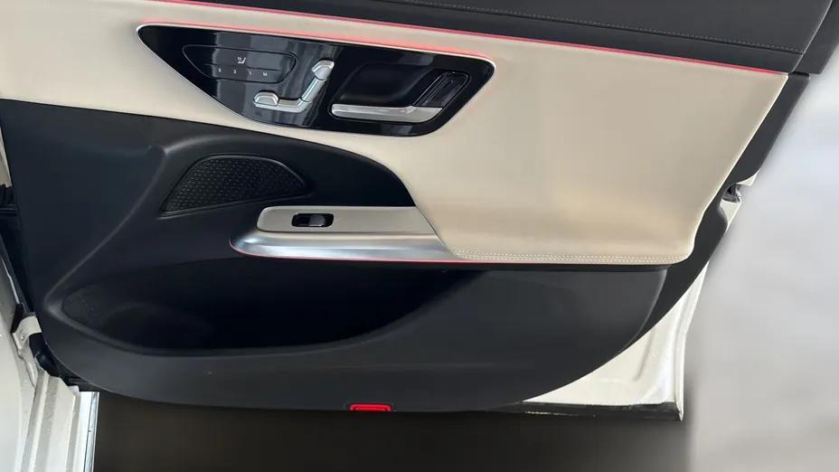 MERCEDES-BENZ E Klasa E 300 de PHEV 4-Matic AMG 9G-Tronic