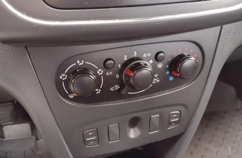 DACIA Sandero Sandero 1.5 Blue dCi Connected by Orange S&S