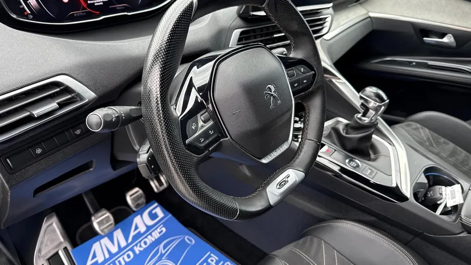 PEUGEOT 5008 -