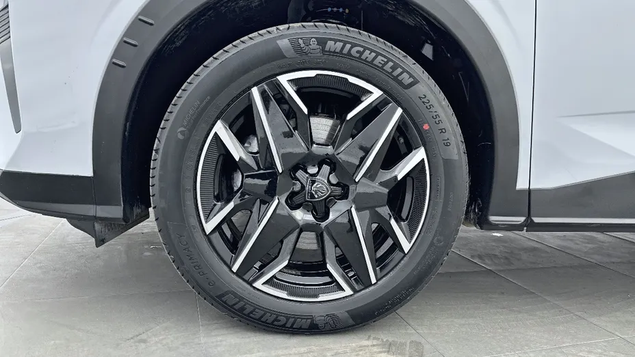 PEUGEOT 5008 -