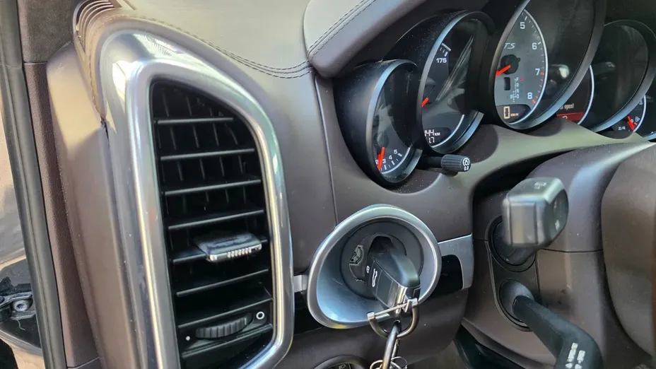 PORSCHE Cayenne -