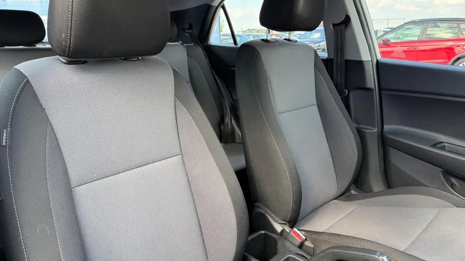 HYUNDAI i20 -
