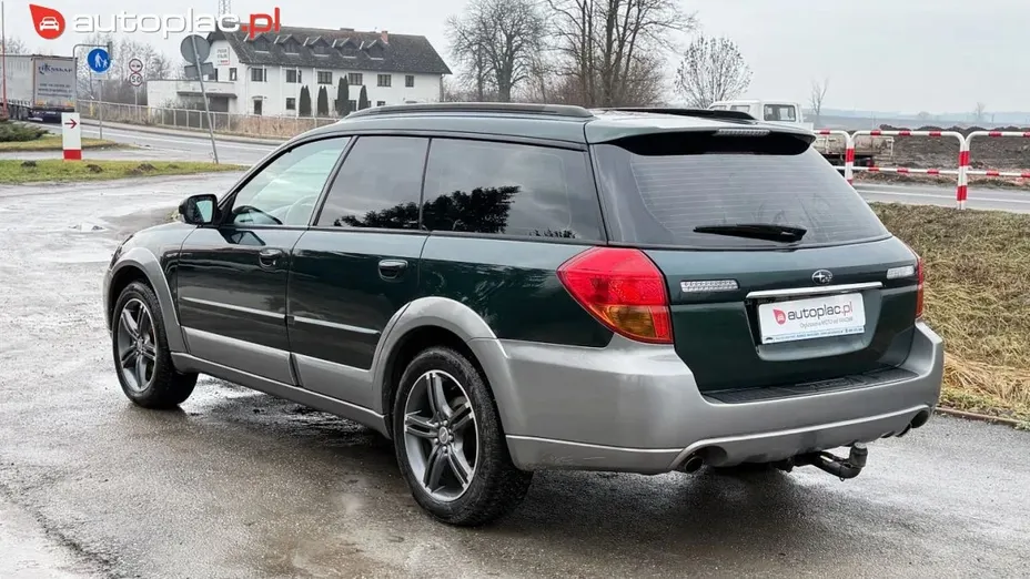 SUBARU Outback -