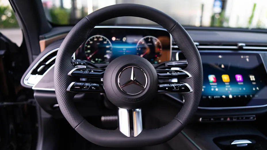 MERCEDES-BENZ E Klasa E 220 d mHEV 4-Matic AMG 9G-Tronic