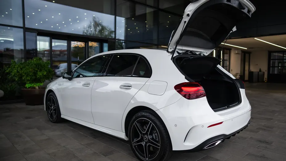 MERCEDES-BENZ A Klasa A 250 e PHEV AMG Line 8G-DCT