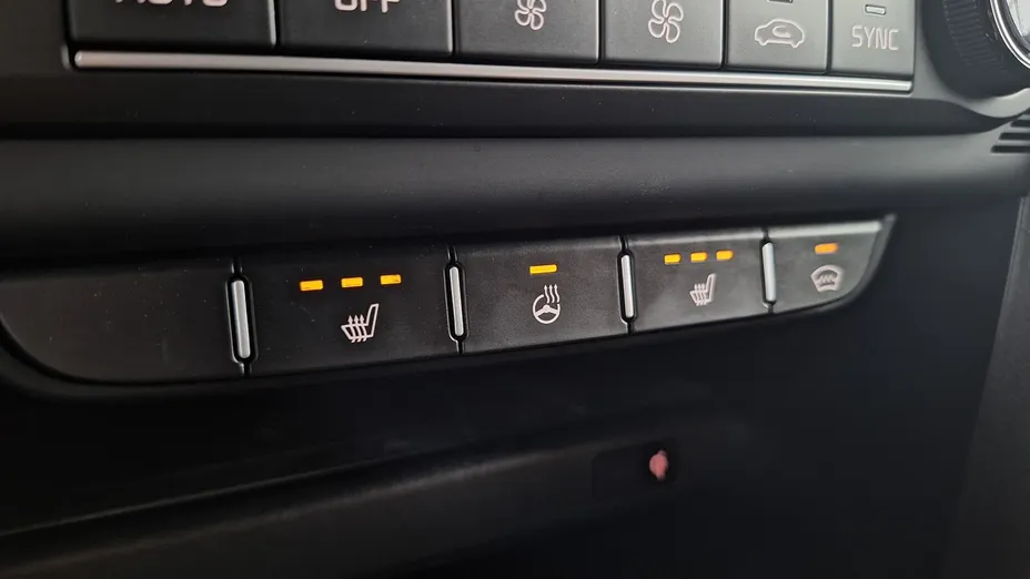 KIA Cee'd Ceed 1.5 T-GDI Business Line