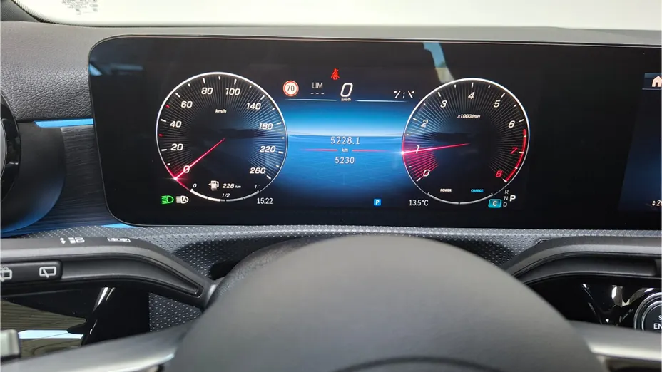 MERCEDES-BENZ A Klasa A 220 4-Matic AMG Line 8G-DCT