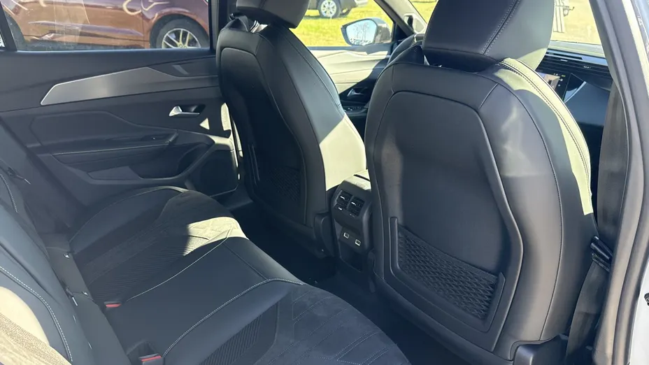 PEUGEOT 408 408 1.2 PureTech mHEV GT Exclusive S&S e-DSC6 Nowy