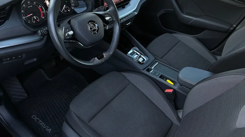 SKODA Octavia -