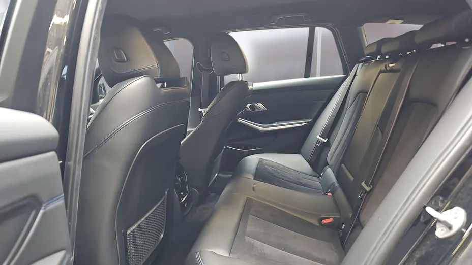 BMW Seria 3 330i aut