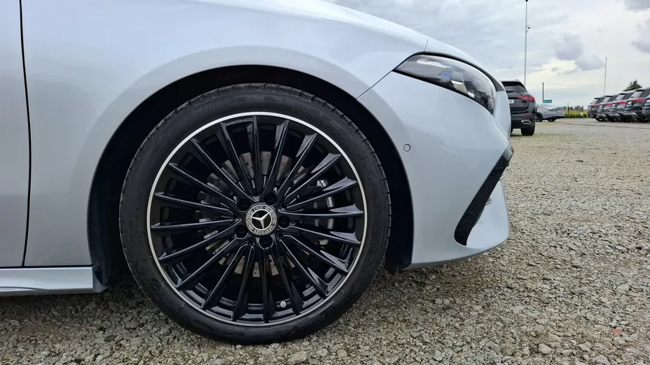MERCEDES-BENZ A Klasa A 220 4-Matic AMG Line 8G-DCT