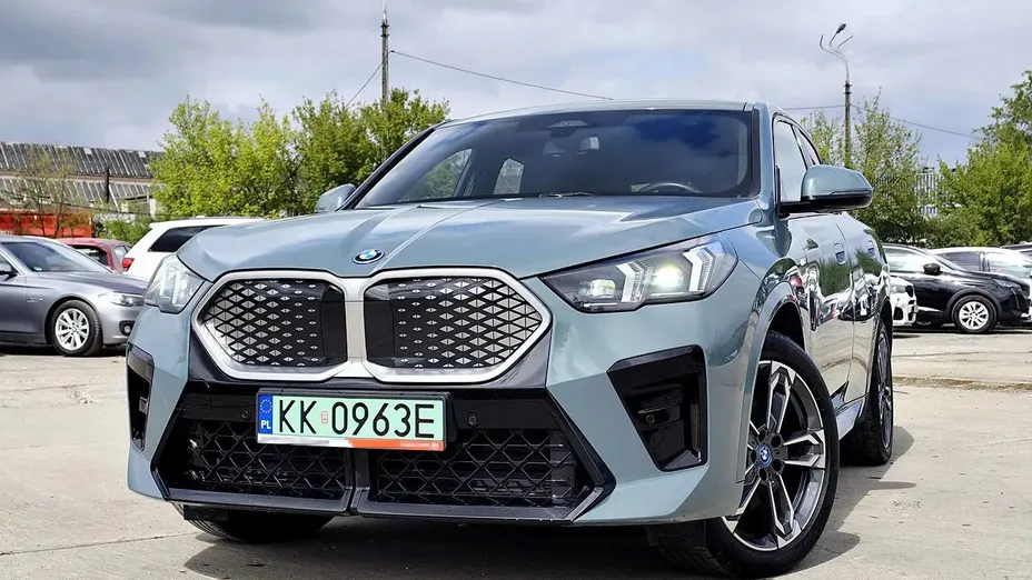 BMW iX2 -