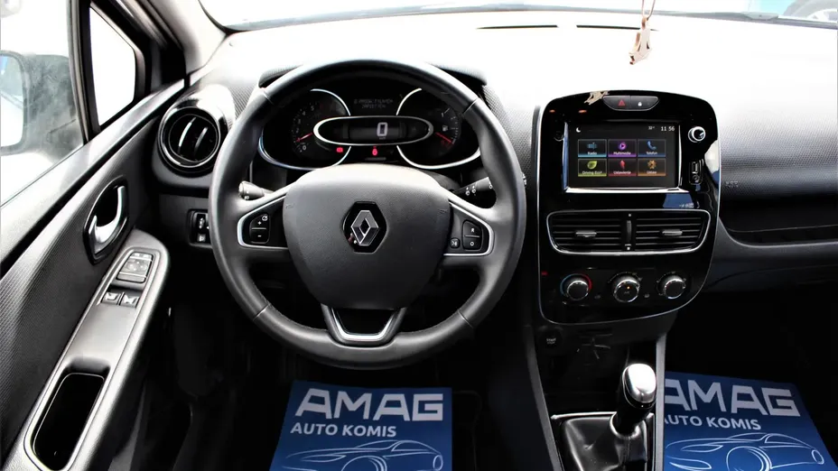 RENAULT Clio -