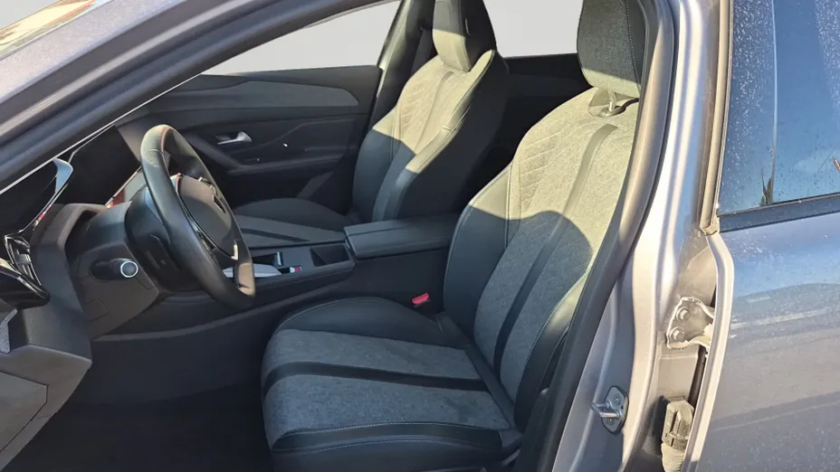 PEUGEOT 408 -