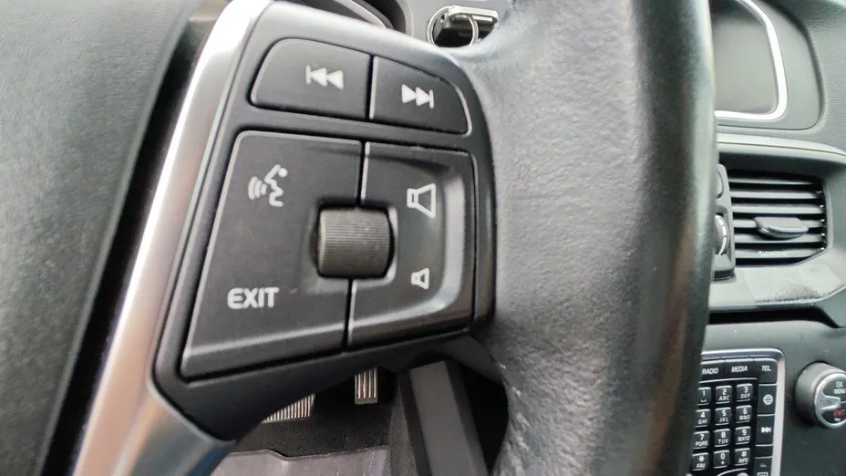 VOLVO V40 V40 D3 Drive-E SCR Momentum aut