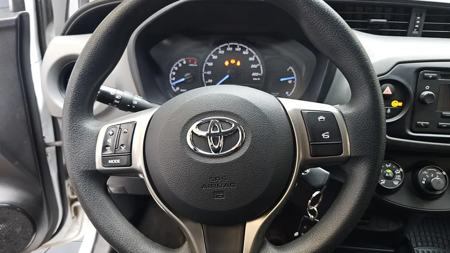 TOYOTA Yaris Yaris 1.5 Active