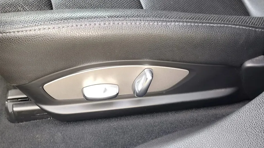 PORSCHE Panamera -