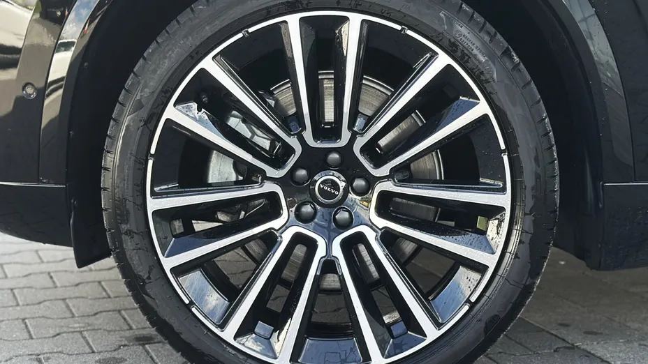 VOLVO XC90 XC90 T8 AWD Plug-In Hybrid Ultra Dark 7os aut