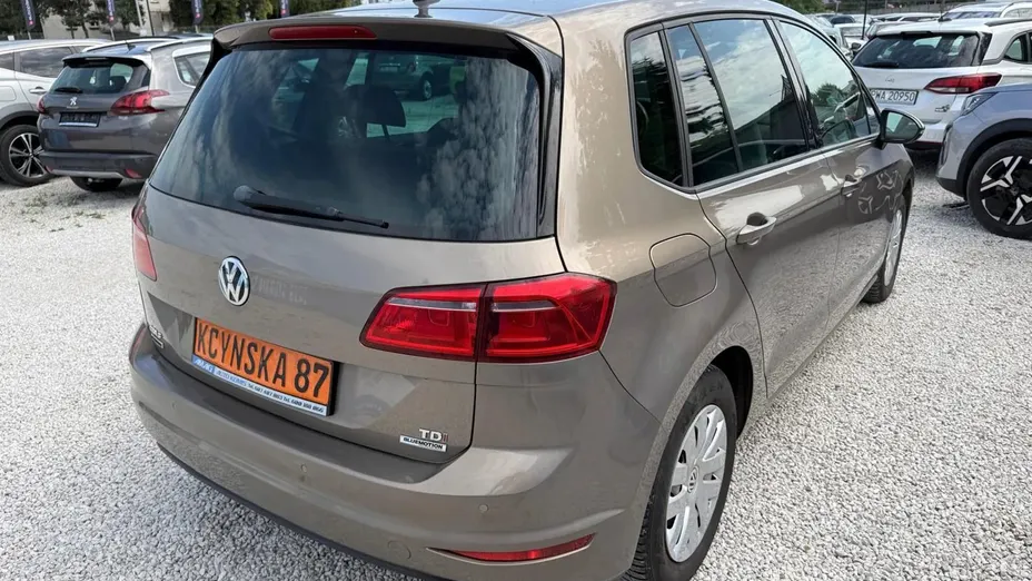 VOLKSWAGEN Golf Sportsvan -