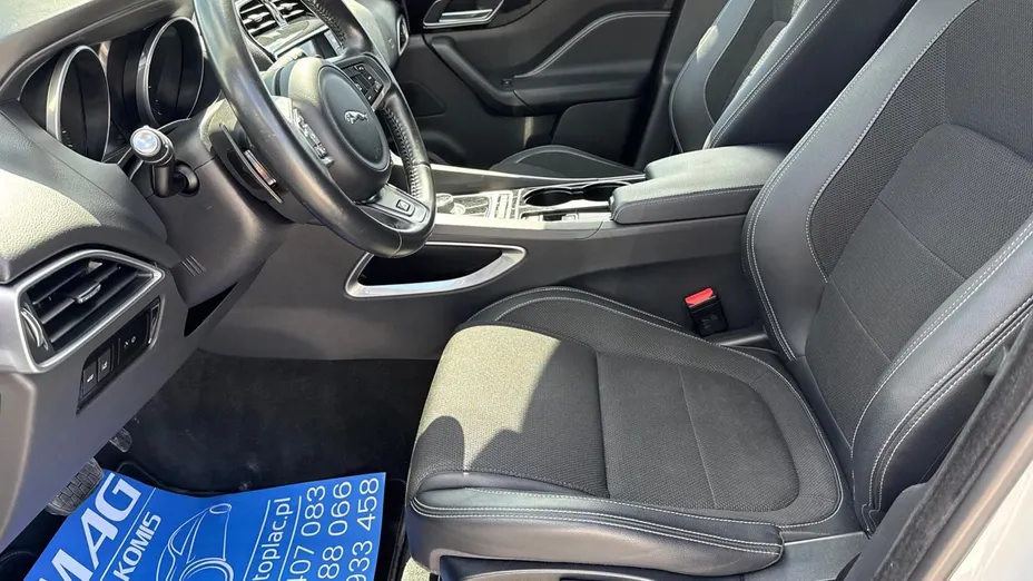 JAGUAR F-Pace -