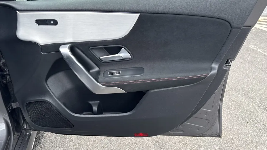 MERCEDES-BENZ A Klasa A 200 AMG Line 7G-DCT
