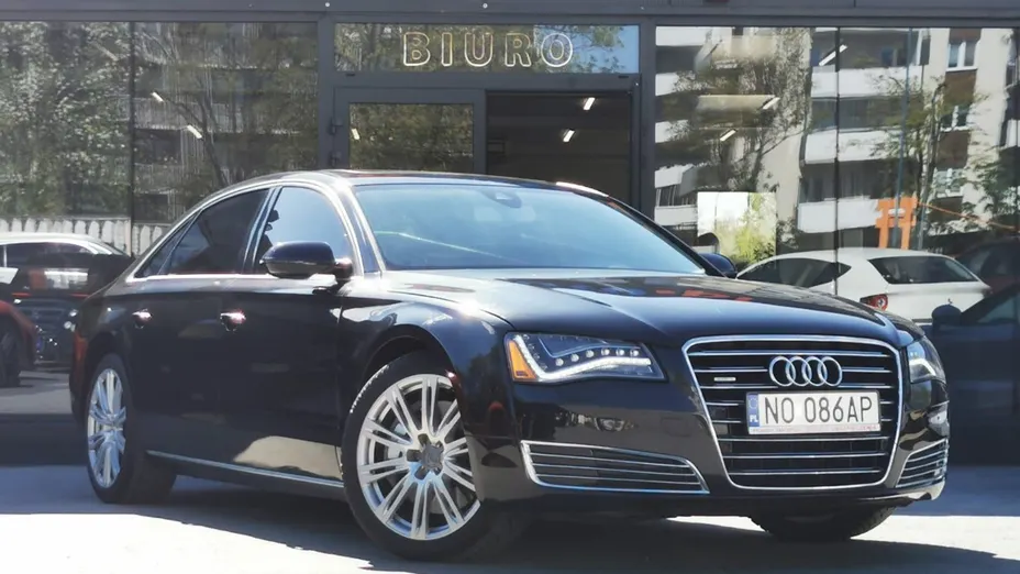AUDI A8 -