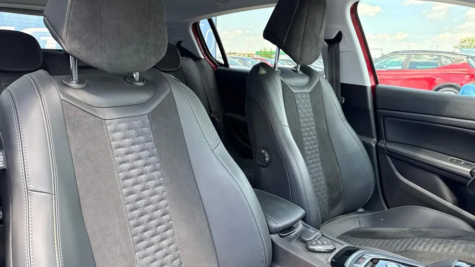 PEUGEOT 308 -
