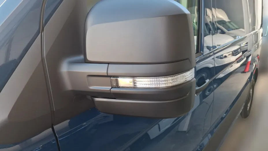 VOLKSWAGEN Crafter Crafter 35 BiTDI 4Motion (13,6m3) aut Nowy