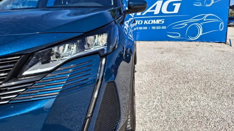 PEUGEOT 3008 -