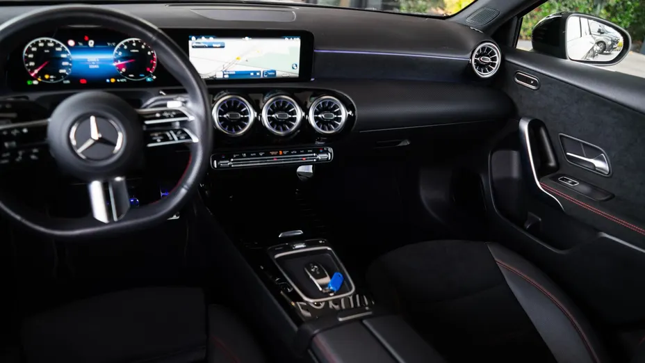 MERCEDES-BENZ A Klasa A 200 AMG Line 7G-DCT