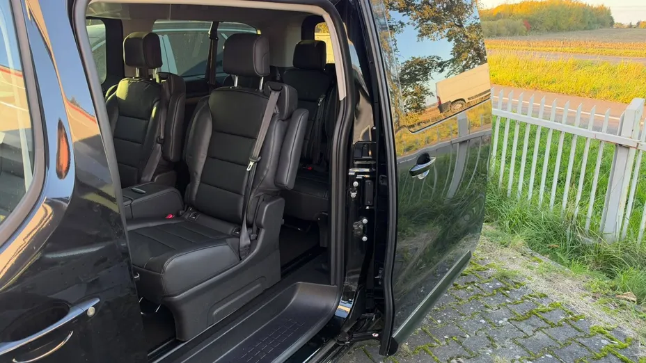 PEUGEOT Traveller Traveller 2.2 BlueHDi Long Business VIP EAT8