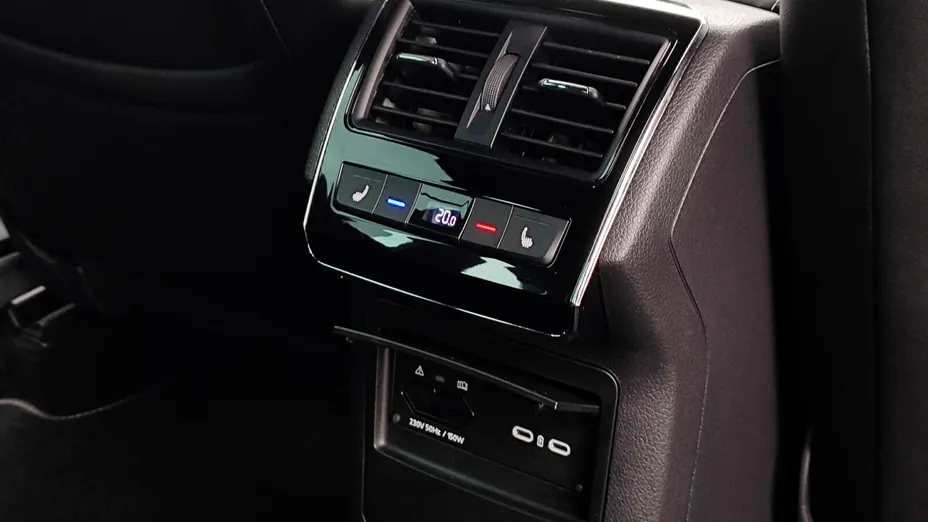 SKODA Superb Superb 2.0 TDI SCR Sportline DSG