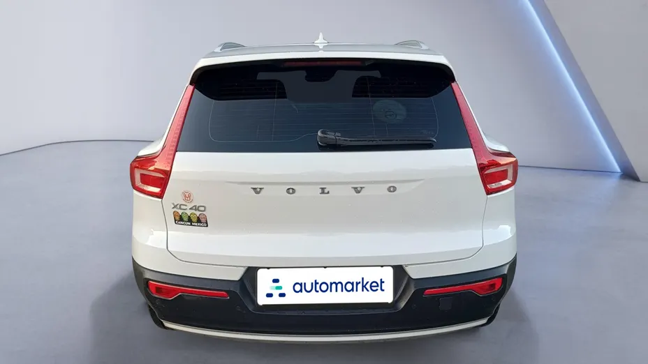 VOLVO XC40 XC40 T3 Momentum