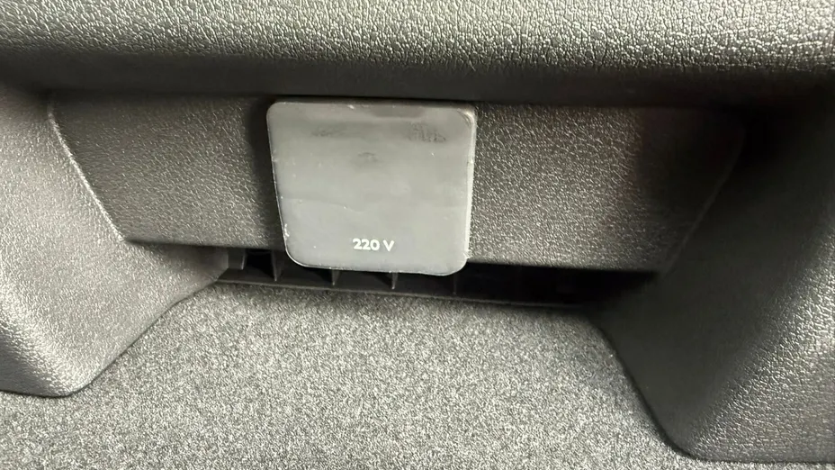 PEUGEOT Traveller Traveller 2.2 BlueHDi Long Business VIP EAT8 Nowy