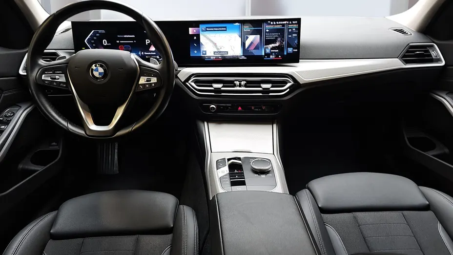 BMW Seria 3 330i xDrive aut