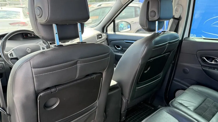 RENAULT Scenic -