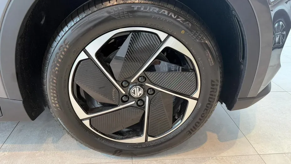 MG MGS5 MGS5 49kWh Standard Range RWD Exclusive Nowy