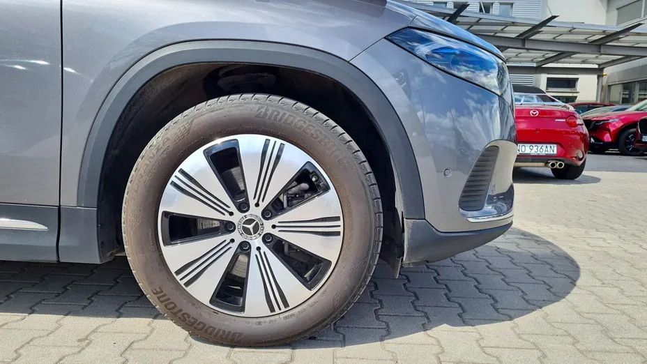 MERCEDES-BENZ EQA EQA 300 66.5kWh 4-Matic Progressive